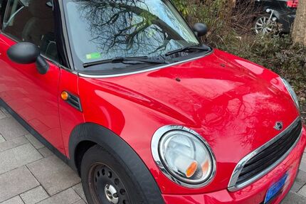Mini ONE 153.000 km 3.299 &euro; Köln 51069