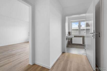 Wohnung Düsseldorf-Bilk Bilk - 1 Zimmer, 37 m&sup2;, 1.390&euro; | Angebot:27370455