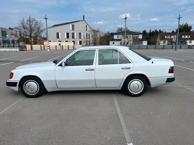 Mercedes-Benz 250 372.500 km 6.300 &euro; Bergisch Gladbach 51465