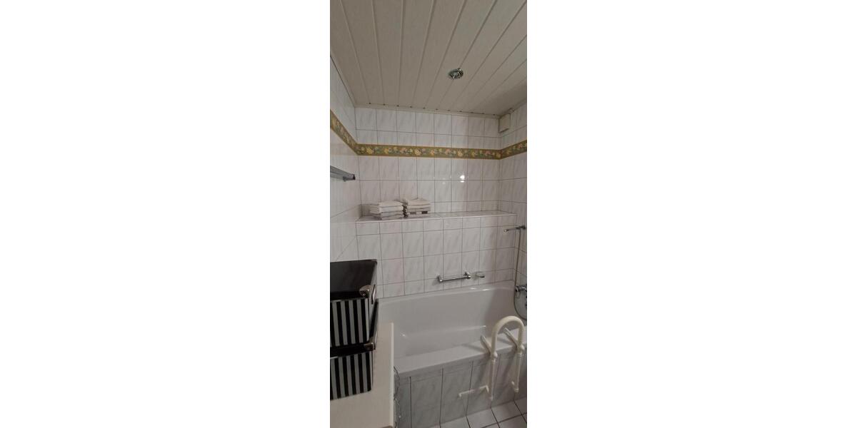 Hochparterre Solingen - 3 Zimmer, 102 m&sup2;, 244.000&euro; | Angebot:26765873