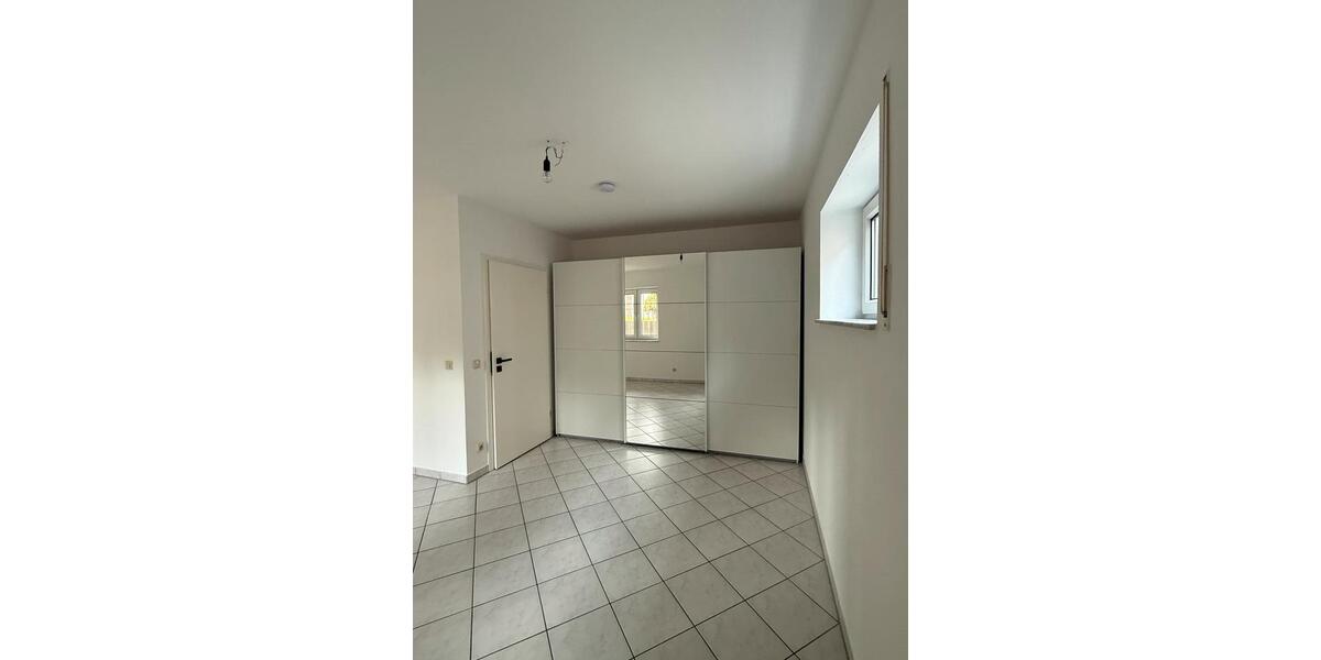 Etagenwohnung Köln Kalk - 3 Zimmer, 81 m&sup2;, 1.200&euro; | Angebot:26042235