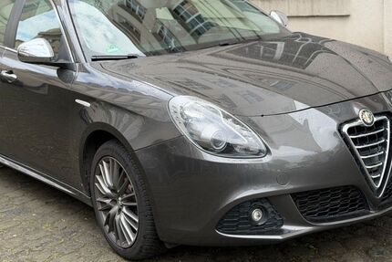 Alfa Romeo Giulietta 145.000 km 6.900 &euro; Mettmann Stadtwald Bahnhof 40822