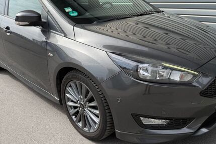 Ford Focus 126.443 km 8.899 &euro; Wuppertal 42285