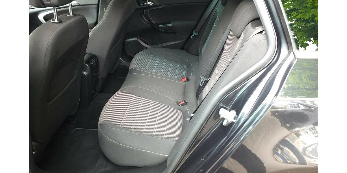 Opel Insignia EDITION NAVI PARKPILOT/KAMERA 17 Zoll LMF 96.093 km 9.750 &euro; Köln 50858