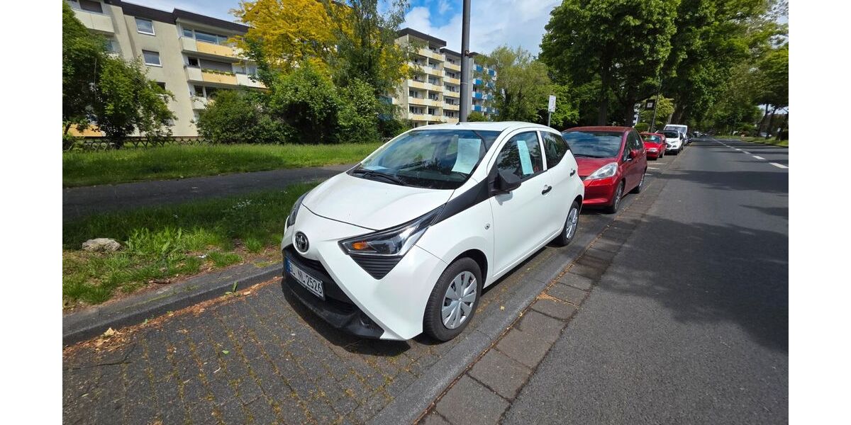 Toyota Aygo (X) 106.000 km 6.250 &euro; Bergisch Gladbach 51429