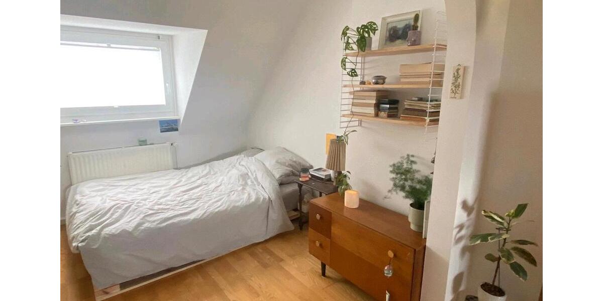 Dachgeschoßwohnung Köln Lindenthal - 1 Zimmer, 34 m&sup2;, 233.000&euro; | Angebot:25992672
