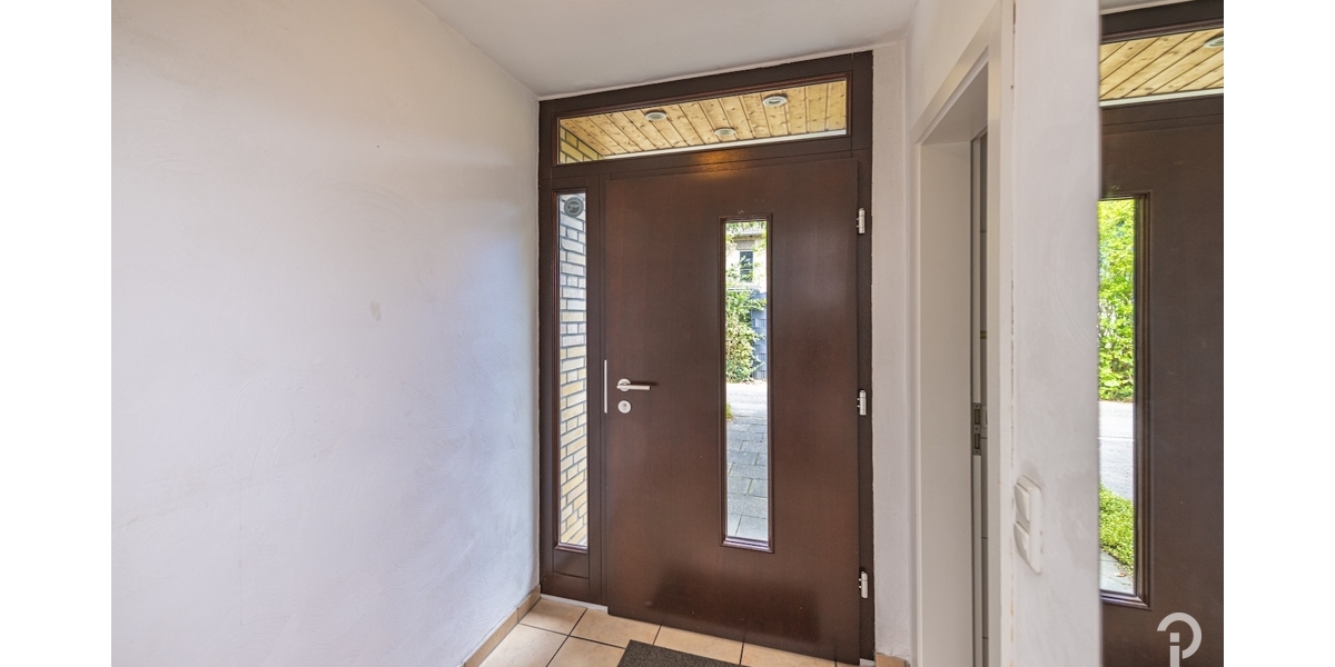 Reihenmittelhaus mit viel Potential für Pärchen und junge Familien, 2 Schlafzimmer + Dachstudio - Reihenmittelhaus Kaarst / Büttgen Büttgen | Angebot:27285727