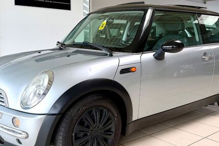 Mini Cooper 150.494 km 4.990 &euro; Köln 51067