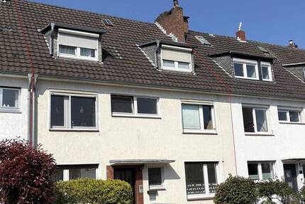 Haus Düsseldorf Lierenfeld - 9 Zimmer, 202 m&sup2;, 488.000&euro; | Angebot:26247298