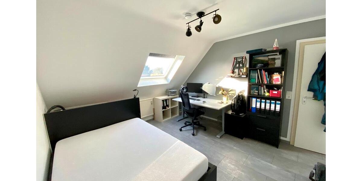 Dachgeschoßwohnung Köln Lindenthal - 2 Zimmer, 38 m&sup2;, 170.000&euro; | Angebot:25054906