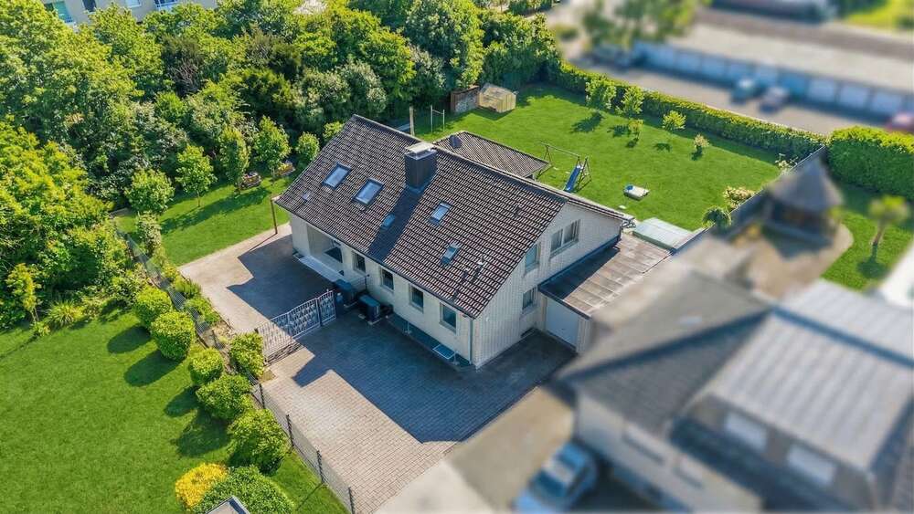 Einfamilienhaus Grevenbroich-Südstadt Südstadt - 6 Zimmer, 241 m&sup2;, 1.250.000&euro; | Angebot:25983177