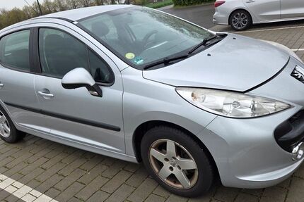 Peugeot 207 178.000 km 1.650 &euro; Meerbusch 40667