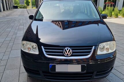 VW Touran 199.207 km 750 &euro; Köln 50858