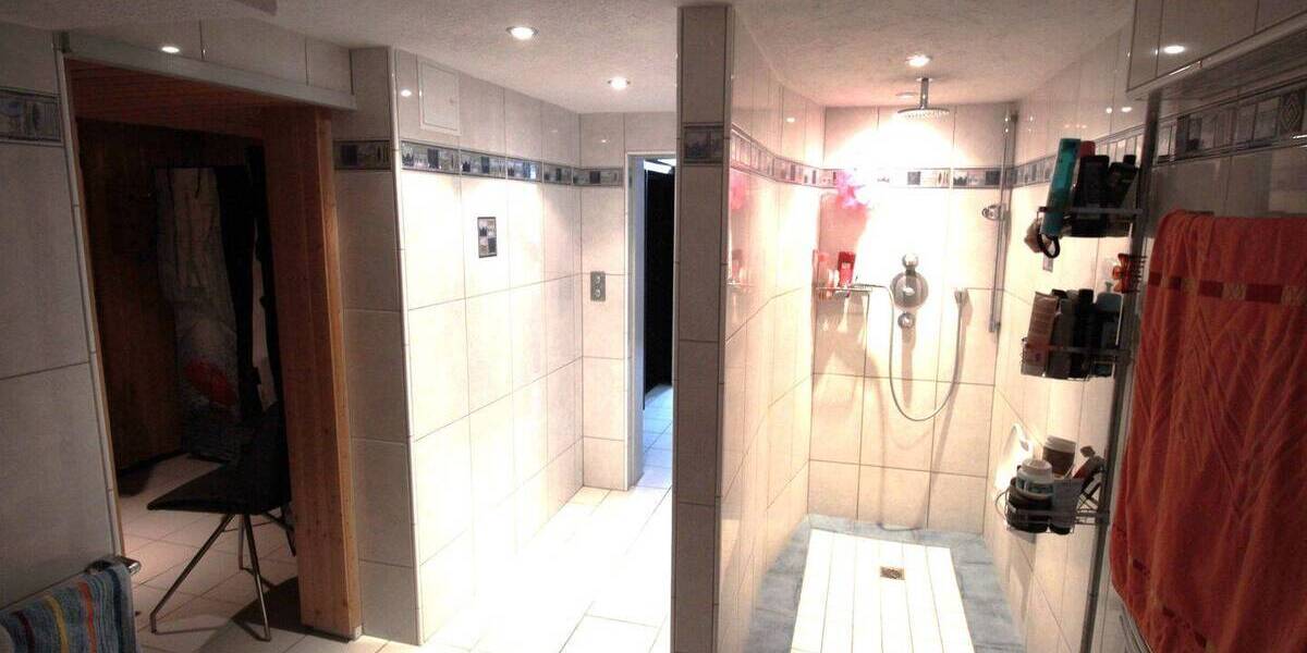 Einfamilienhaus Düsseldorf Hubbelrath - 7 Zimmer, 237 m&sup2;, 870.000&euro; | Angebot:25665188