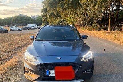 Ford Focus 95.000 km 13.990 &euro; köln 50859