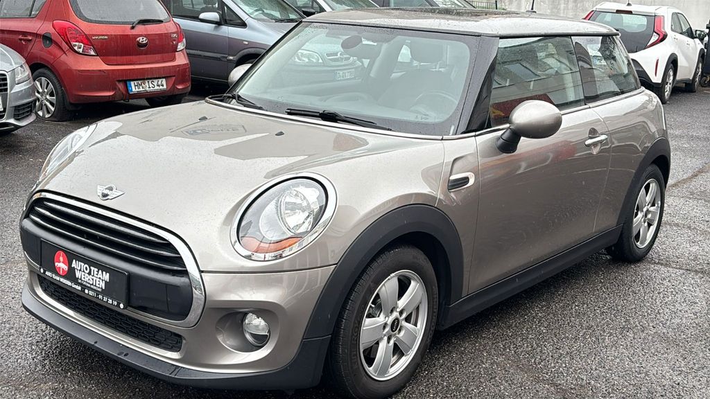 Mini ONE 142.000 km 7.490 &euro; Düsseldorf 40591