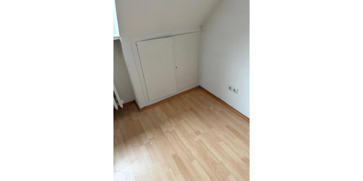 Dachgeschoßwohnung Pulheim - 3 Zimmer, 85 m&sup2;, 830&euro; | Angebot:25755281