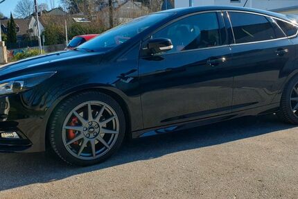 Ford Focus 193.000 km 10.999 &euro; Haan 42781