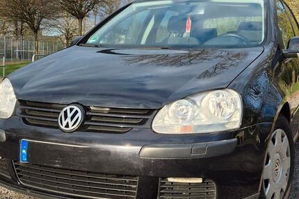 VW Golf 228.000 km 2.400 &euro; Solingen 42651