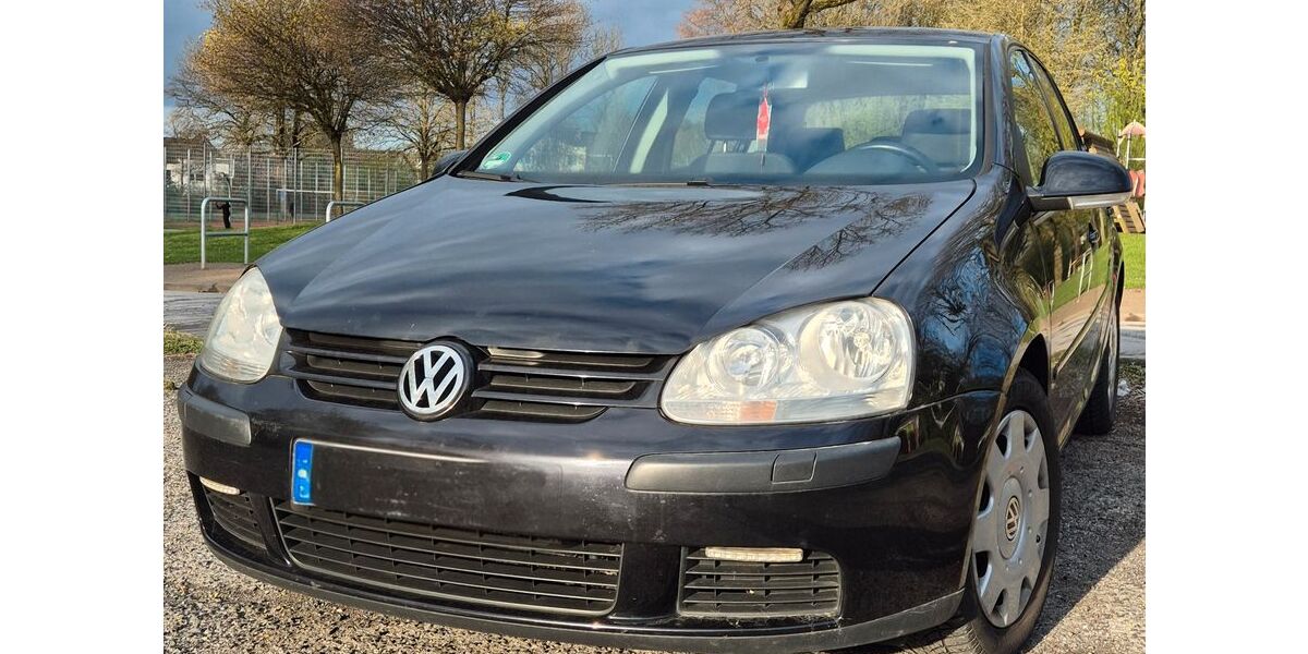 VW Golf 228.000 km 2.400 &euro; Solingen 42651
