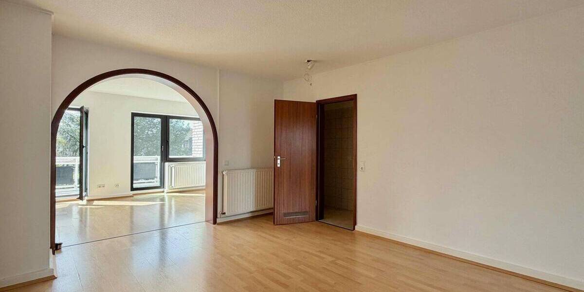 Etagenwohnung Düsseldorf Lierenfeld - 3 Zimmer, 88 m&sup2;, 1.000&euro; | Angebot:26247302