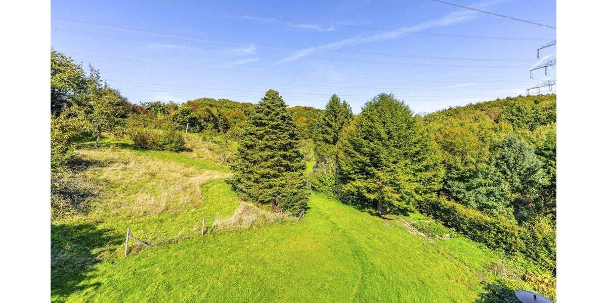 Einfamilienhaus Remscheid Lüttringhausen - 7 Zimmer, 230 m&sup2;, 576.000&euro; | Angebot:25862313