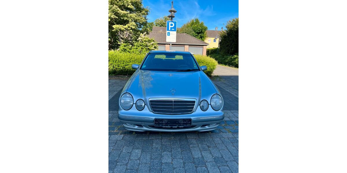 Mercedes-Benz E 200 168.000 km 6.199 &euro; Meerbusch 40670