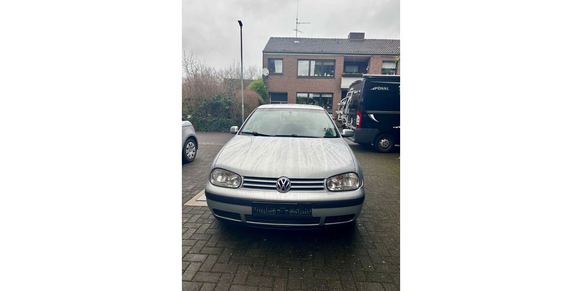 VW Golf 260.595 km 800 &euro; Kaarst 41564