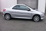 Peugeot 206 cc Cabrio Quiksilver Klimaautomatik Tüv 1/24 168.000 km 1.900 &euro; Ratingen 40885