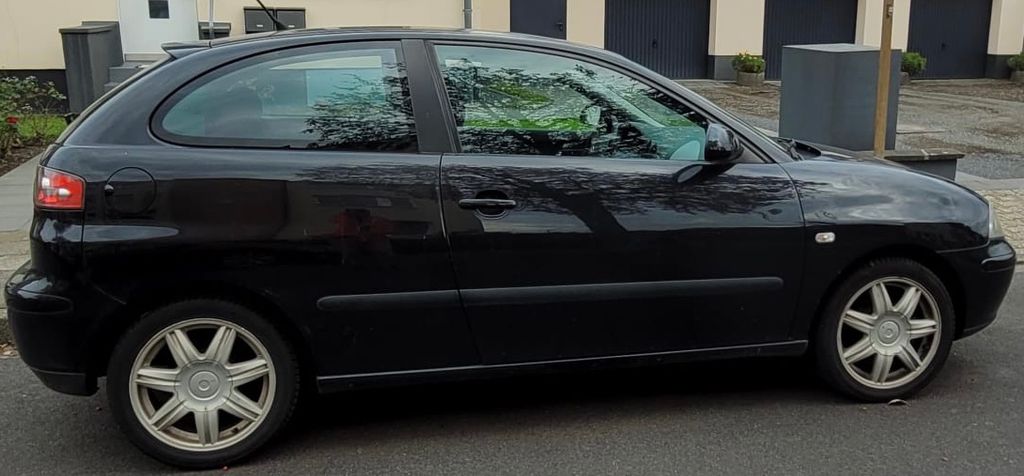 Seat Ibiza 222.222 km 1.599 &euro; DÜSSELDORF 40597