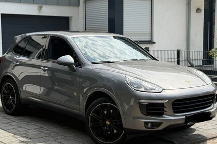 Porsche Cayenne 83.000 km 47.330 &euro; Köln 50858