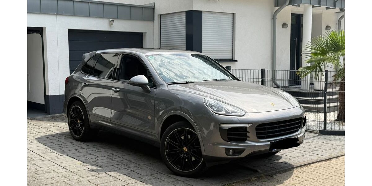 Porsche Cayenne 83.000 km 47.330 &euro; Köln 50858