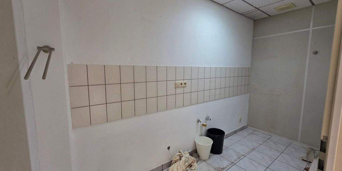 Gewerbeobjekt Velbert Mitte - 7 Zimmer, 210 m&sup2;, 1.600&euro; | Angebot:25774765