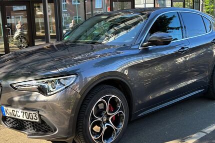 Alfa Romeo Stelvio 77.000 km 24.990 &euro; Köln 50935