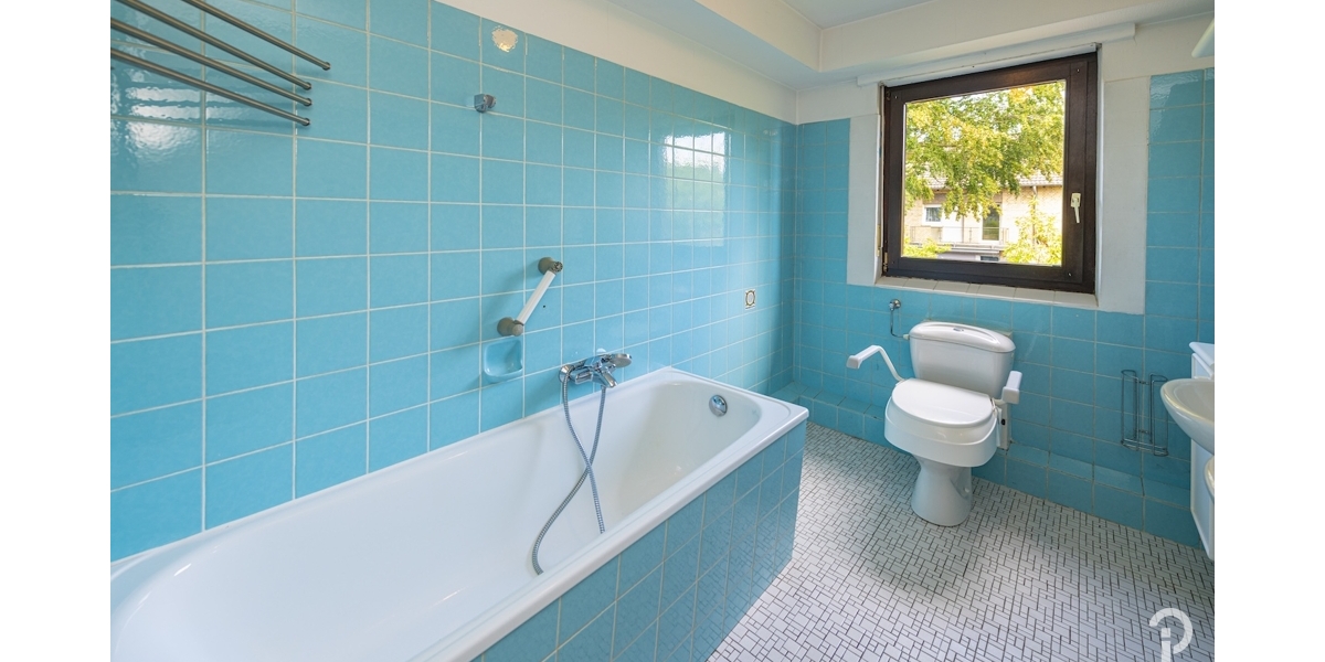 Reihenmittelhaus mit viel Potential für Pärchen und junge Familien, 2 Schlafzimmer + Dachstudio - Reihenmittelhaus Kaarst / Büttgen Büttgen | Angebot:27285727