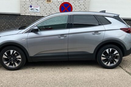Opel Grandland (X) 84.446 km 9.990 &euro; Hilden 40721