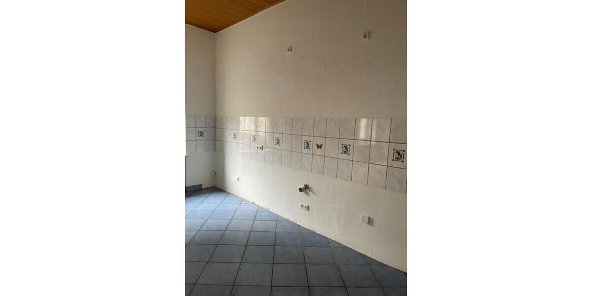 Erdgeschoßwohnung Wuppertal Unterbarmen - 3 Zimmer, 100 m&sup2;, 800&euro; | Angebot:23904688
