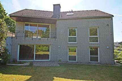 Haus Velbert - 11 Zimmer, 343 m&sup2;, 555.000&euro; | Angebot:25158450