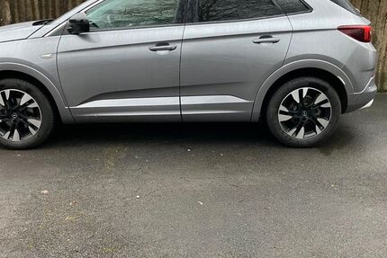 Opel Grandland (X) 13.414 km 10.990 &euro; Hilden 40721