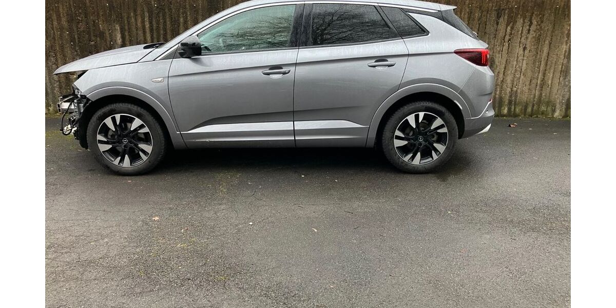 Opel Grandland (X) 13.414 km 10.990 &euro; Hilden 40721