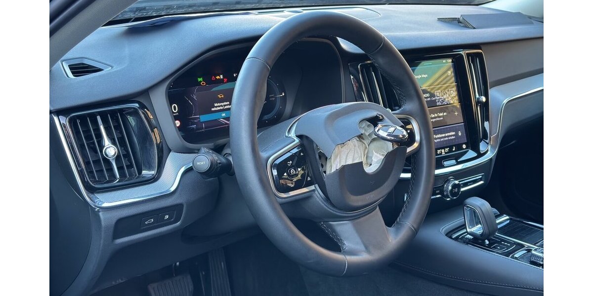 Volvo V60 T8 Plus Dark Hybrid AWD Leder LED AHK 12.629 km 28.900 &euro; Wuppertal 42327