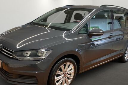 VW Touran 41.513 km 27.990 &euro; Düsseldorf 40233