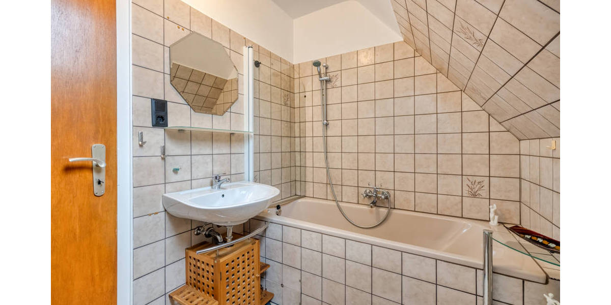 Mehrfamilienhaus, Wohnhaus Solingen Gräfrath - 9 Zimmer, 185 m&sup2;, 495.000&euro; | Angebot:26277372