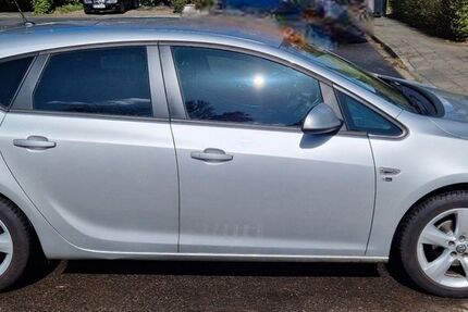 Opel Astra 102.000 km 5.700 &euro; Düsseldorf 40629