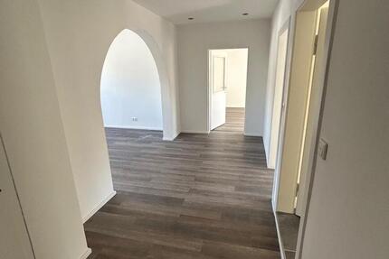 Wohnung Wuppertal - 4 Zimmer, 91 m&sup2;, 820&euro; | Angebot:25884391