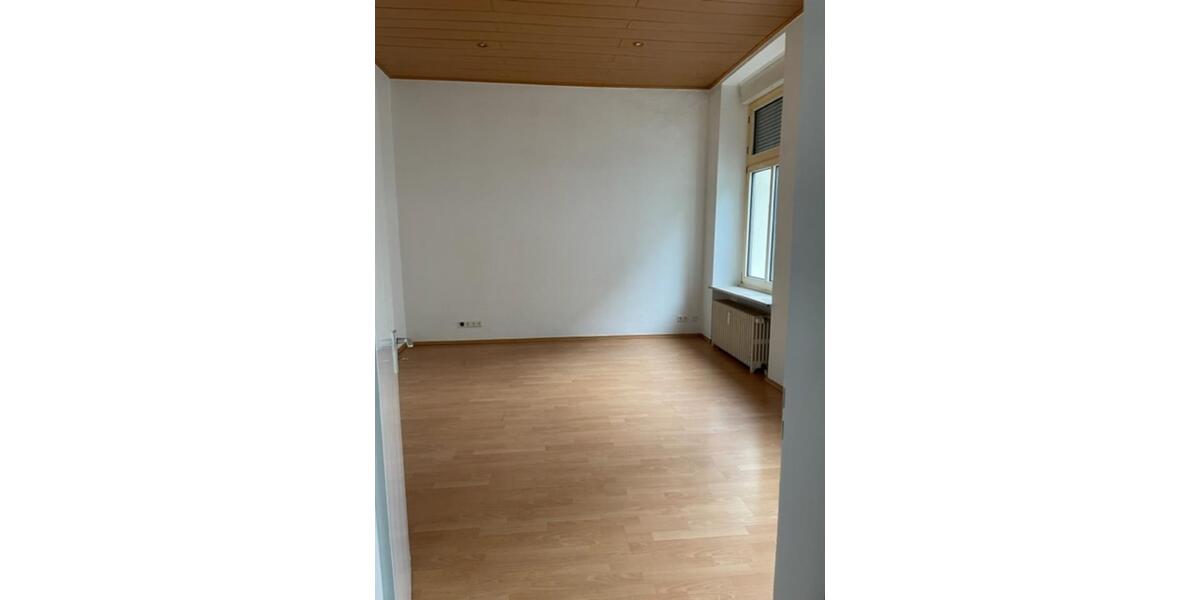Erdgeschoßwohnung Wuppertal Unterbarmen - 3 Zimmer, 100 m&sup2;, 800&euro; | Angebot:23904688