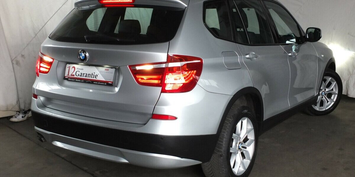 BMW X3 xDrive 20 d XENON NAVI TEILLEDER PDC STEPTRONIC 174.544 km 13.450 &euro; Köln 50858