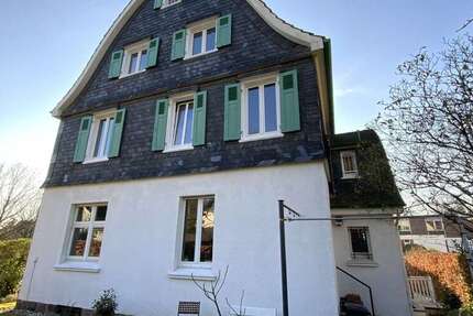 Haus Solingen Wald - 7 Zimmer, 233 m&sup2;, 585.000&euro; | Angebot:25176316