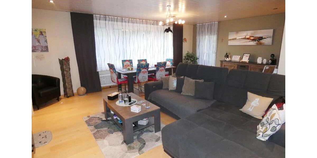 Etagenwohnung Leverkusen - 3 Zimmer, 111 m&sup2;, 980&euro; | Angebot:24353620