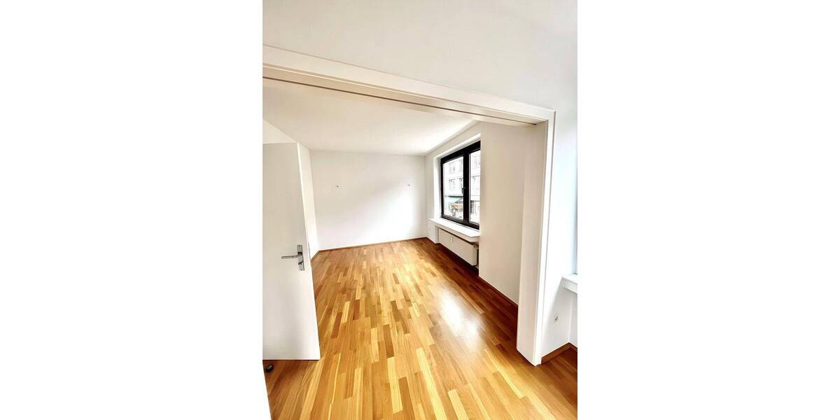 Etagenwohnung Ratingen Zentrum - 3 Zimmer, 95 m&sup2;, 1.300&euro; | Angebot:26825337
